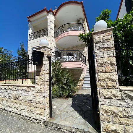 Marianna Villa *