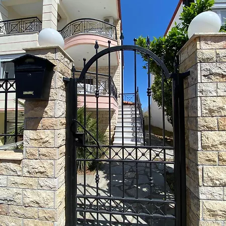 Marianna Villa *